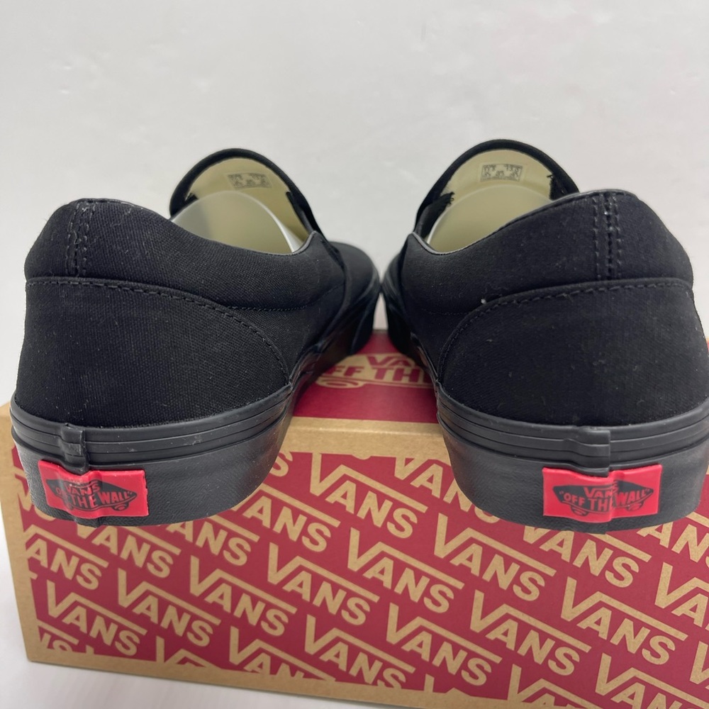 Vans WMNS Classic Black Slip-On Sneakers
Black/Black
VN000EYEBKA - Picture 15 of 16